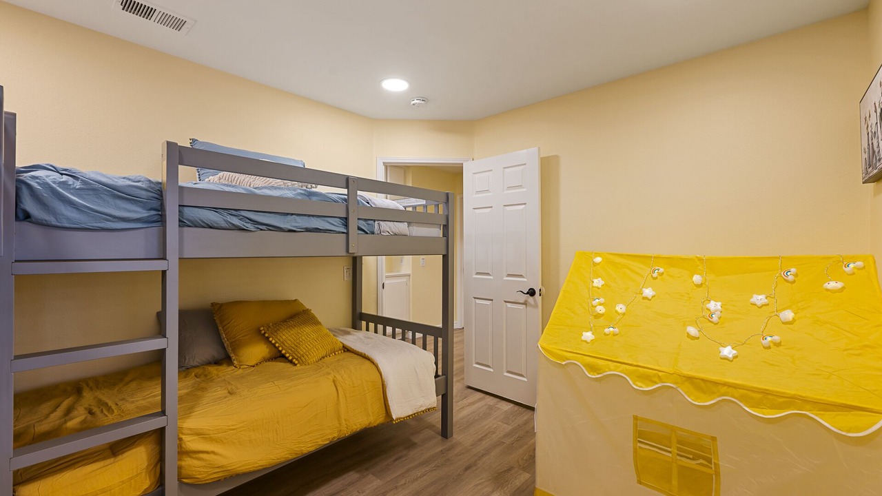 Photo of Bedroom in Corona