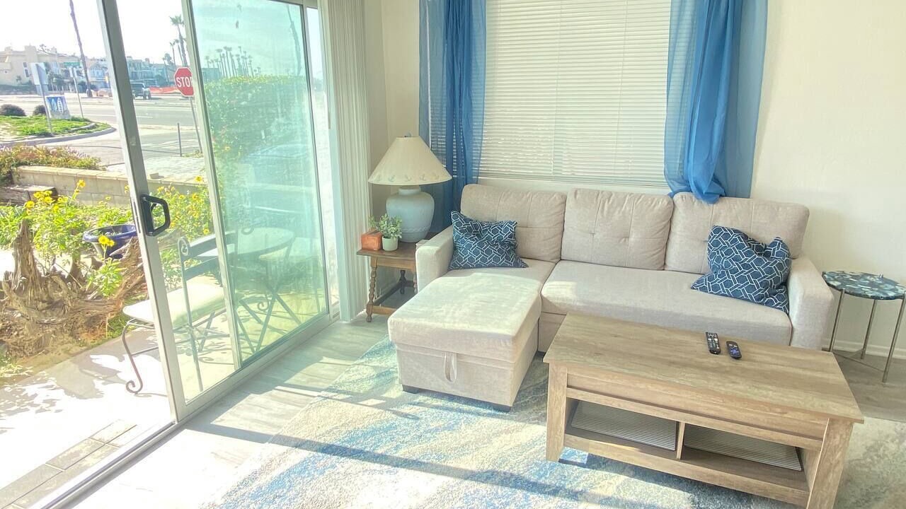Photo of Livingroom in Silver Strand