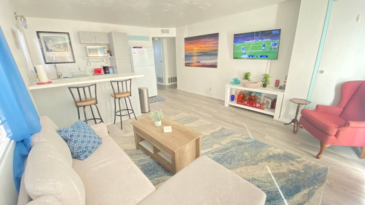 Photo of Livingroom in Silver Strand