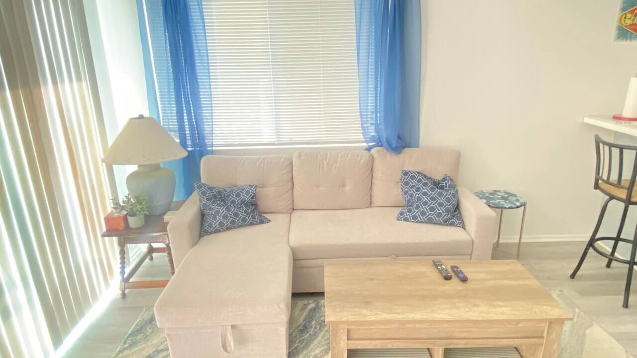 Photo of Livingroom in Silver Strand
