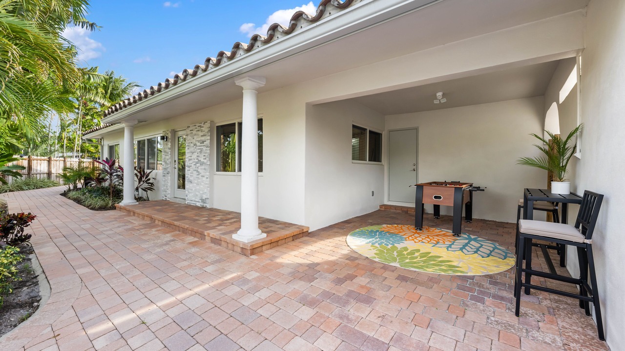 Photo of Patio Balcony in Poinsettia Heights