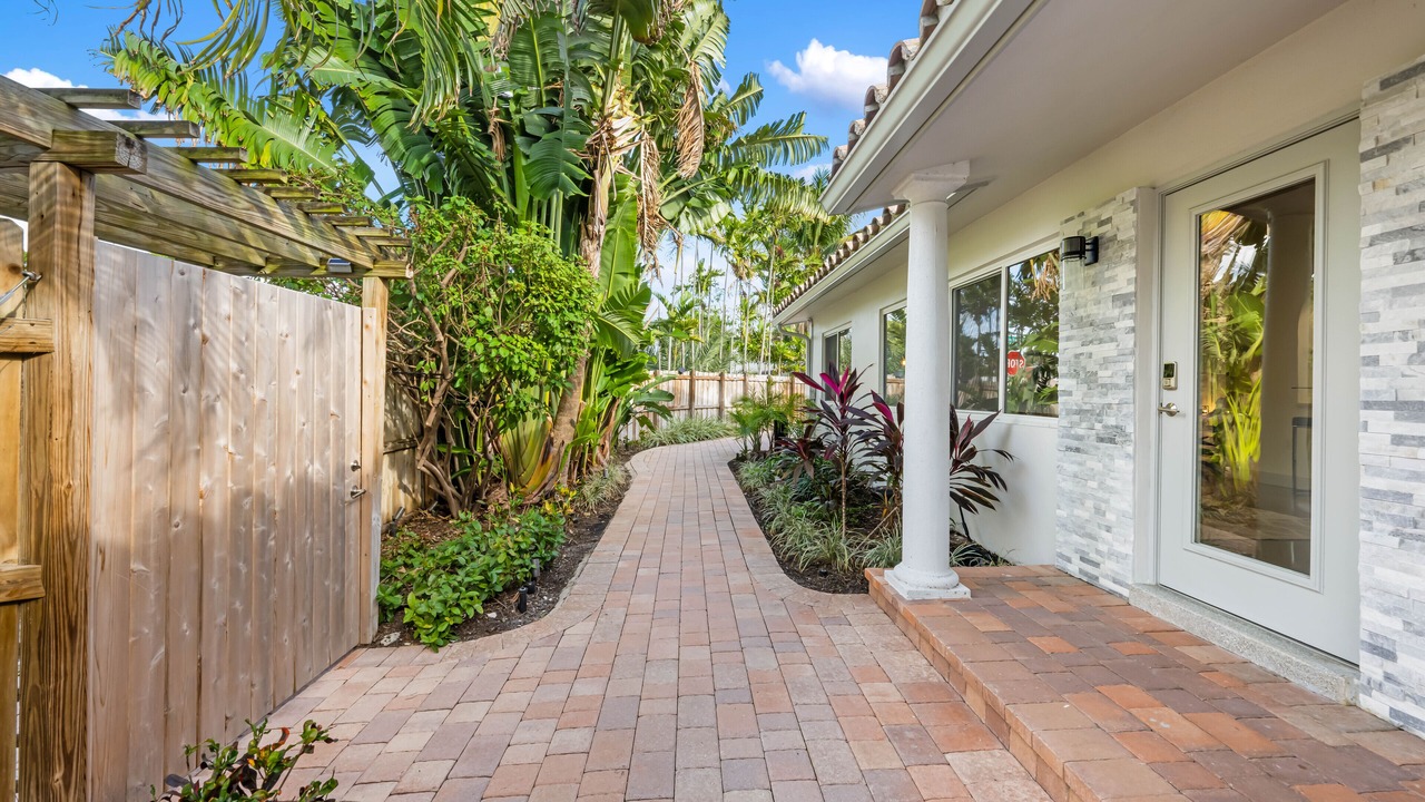 Photo of Outdoor in Poinsettia Heights