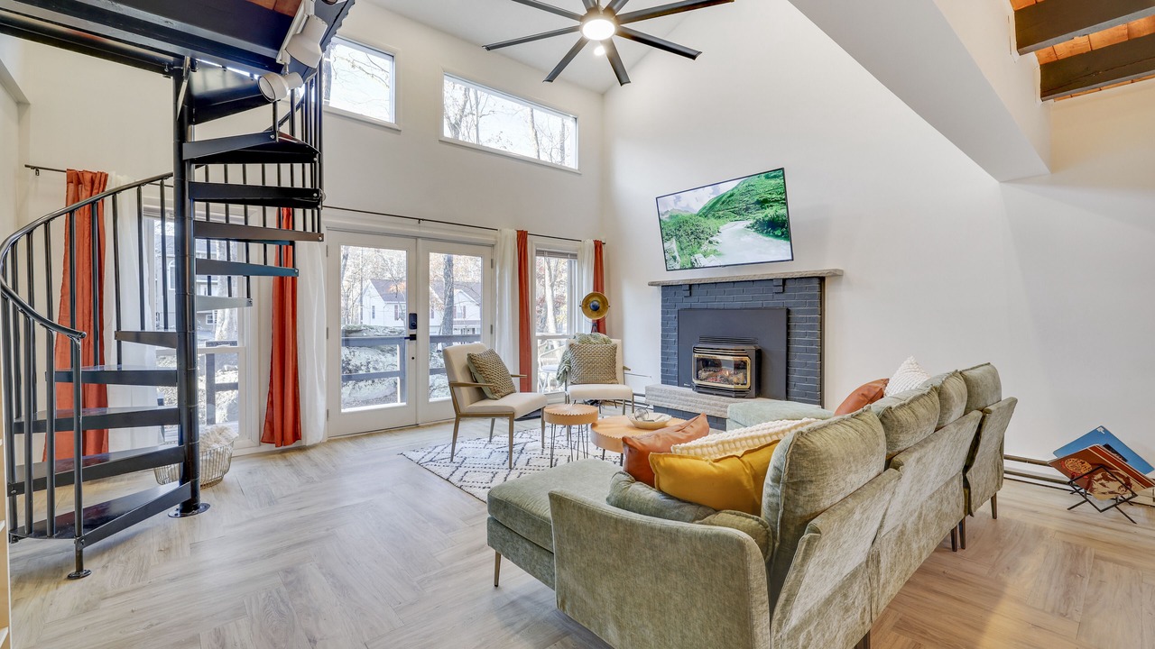 Photo of Livingroom in East Stroudsburg