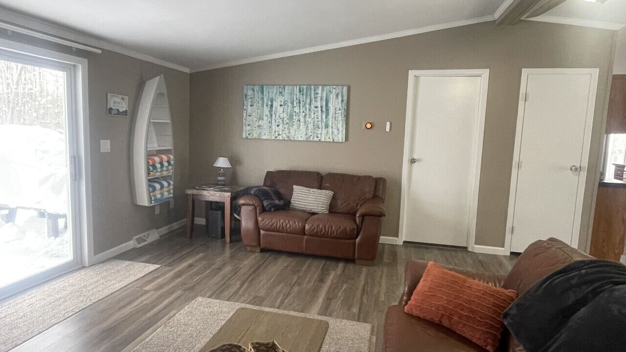 Photo of Livingroom in Lake Arrowhead