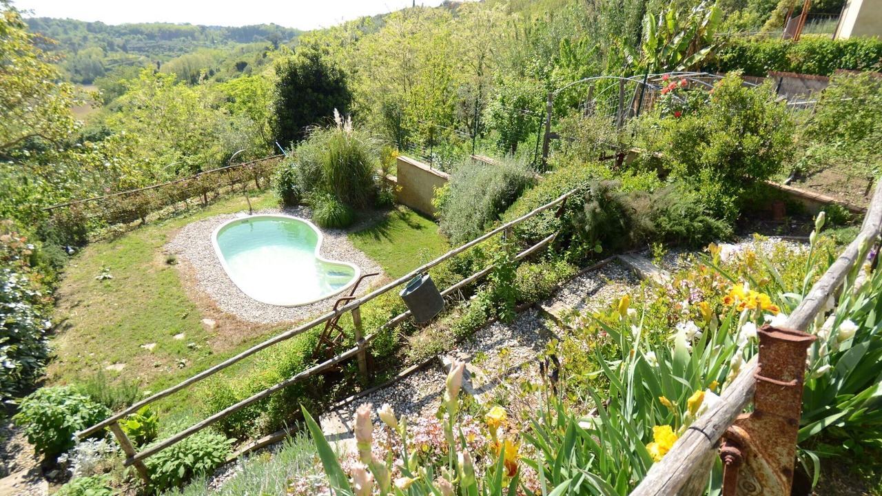 Photo of Outdoor in Aiale