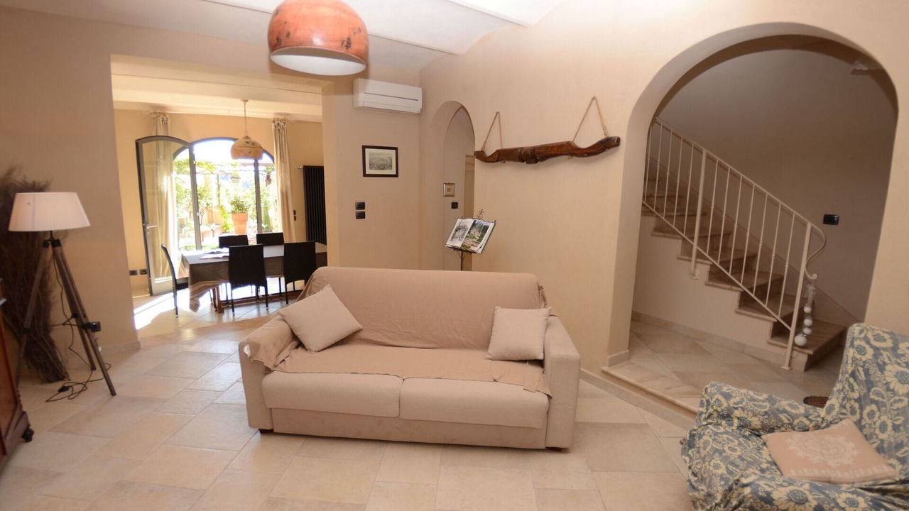 Photo of Livingroom in Aiale