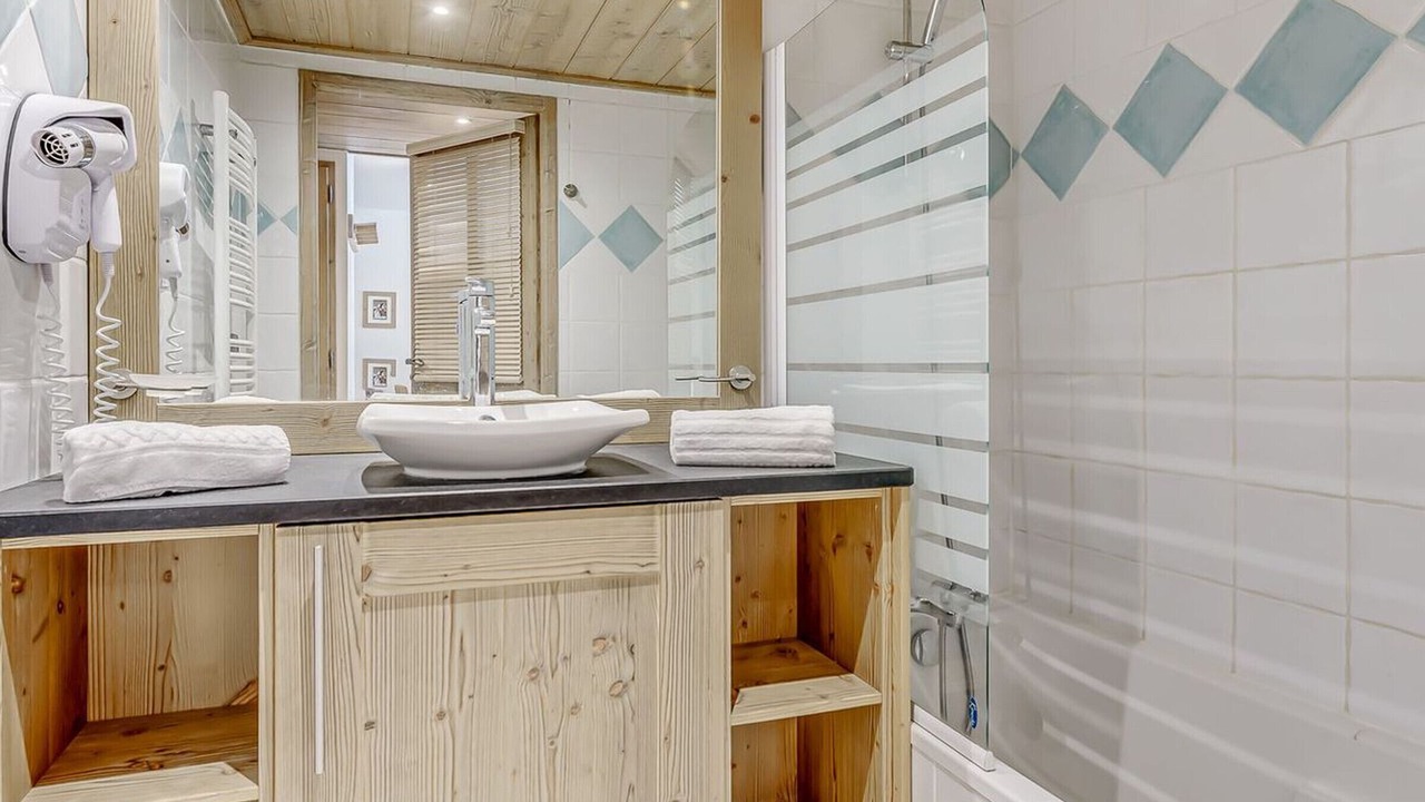 Photo of Bathroom in Les Almes