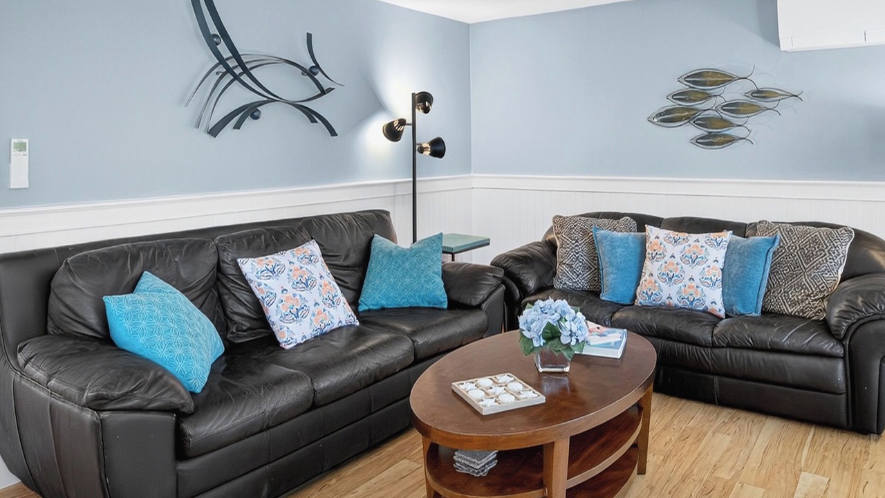 Photo of Livingroom in West Falmouth