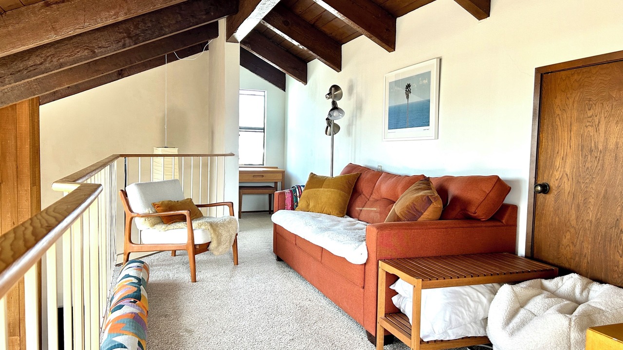 Photo of Livingroom in Pierpont Bay