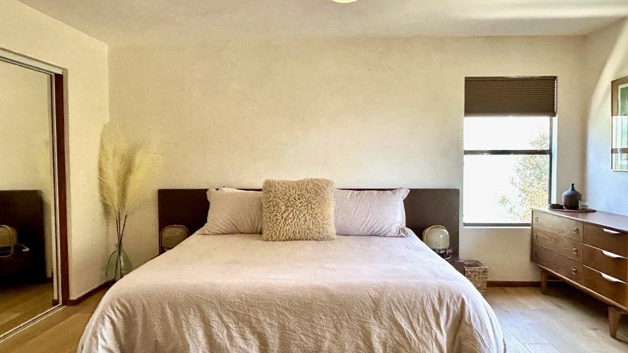 Photo of Bedroom in Pierpont Bay