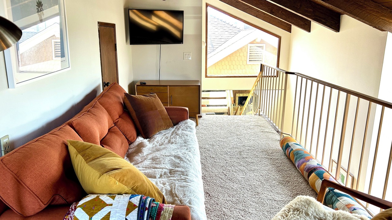Photo of Livingroom in Pierpont Bay
