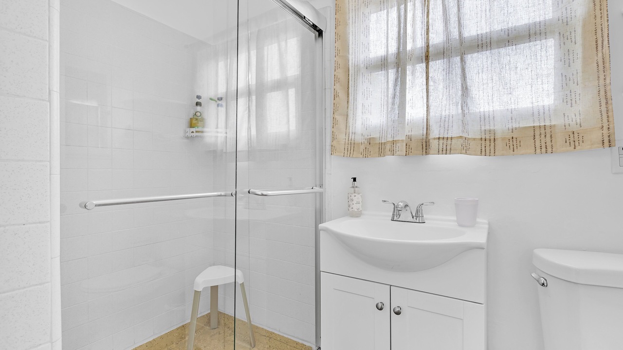 Photo of Bathroom in Hollywood