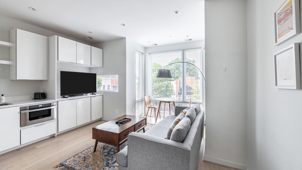Photo of Livingroom in H Street Corridor