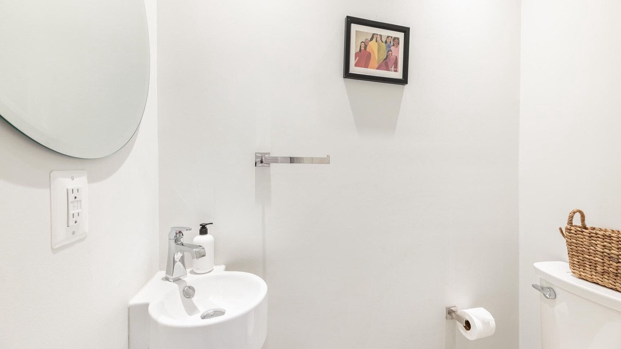 Photo of Bathroom in H Street Corridor