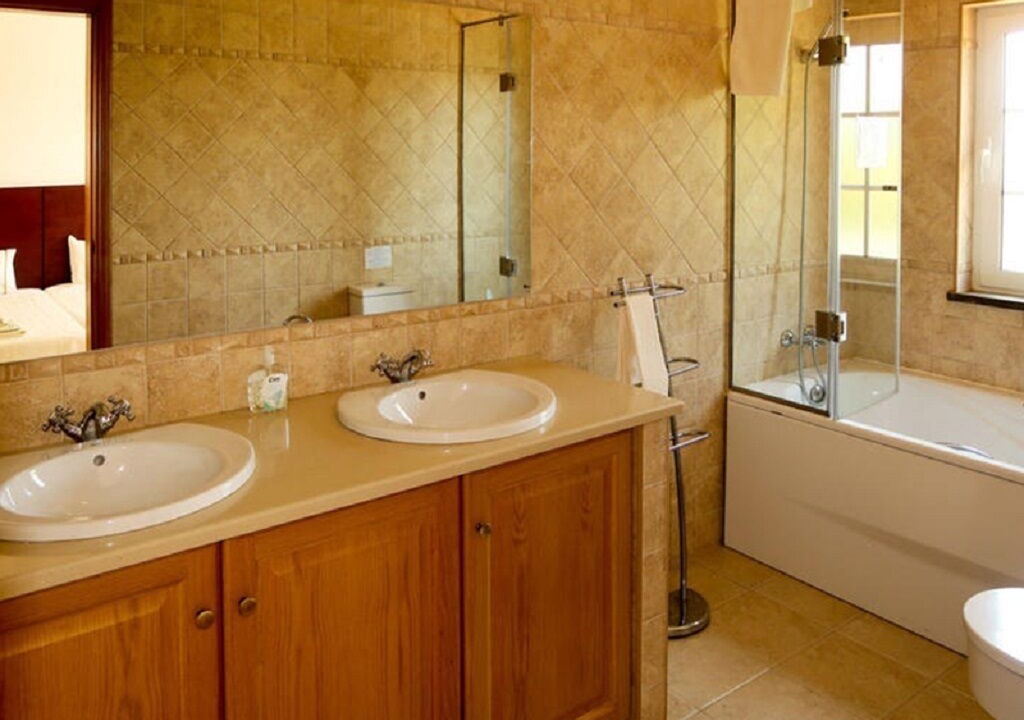 Photo of Bathroom in Sao Bras de Alportel