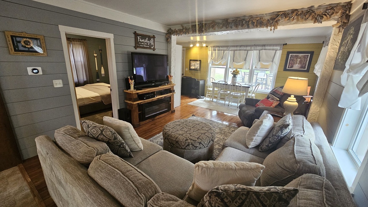 Photo of Livingroom in Eagle River