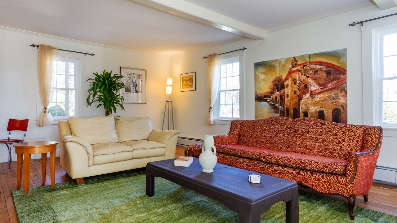Photo of Livingroom in Charlestown
