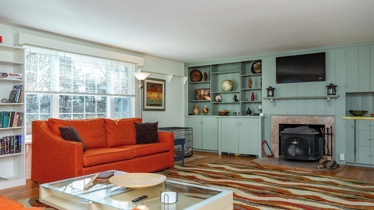 Photo of Livingroom in Charlestown