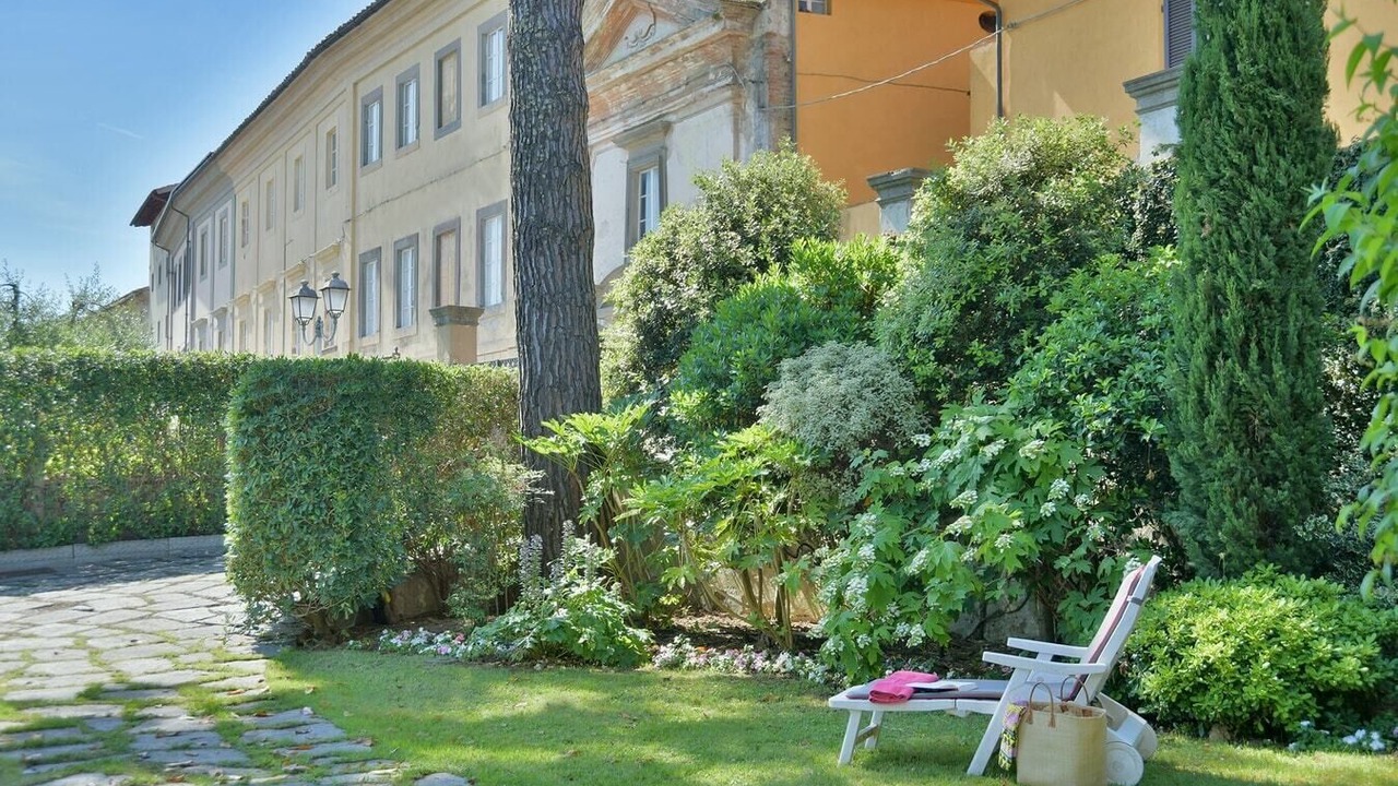 Photo of Outdoor in Lari