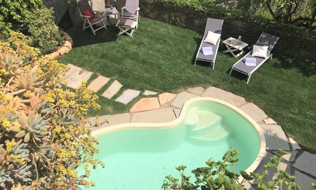 Photo of Outdoor in Lari