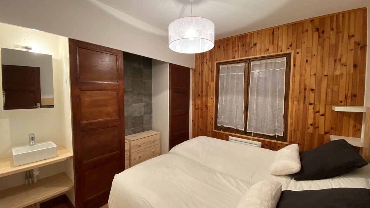 Photo of Bedroom in Areches