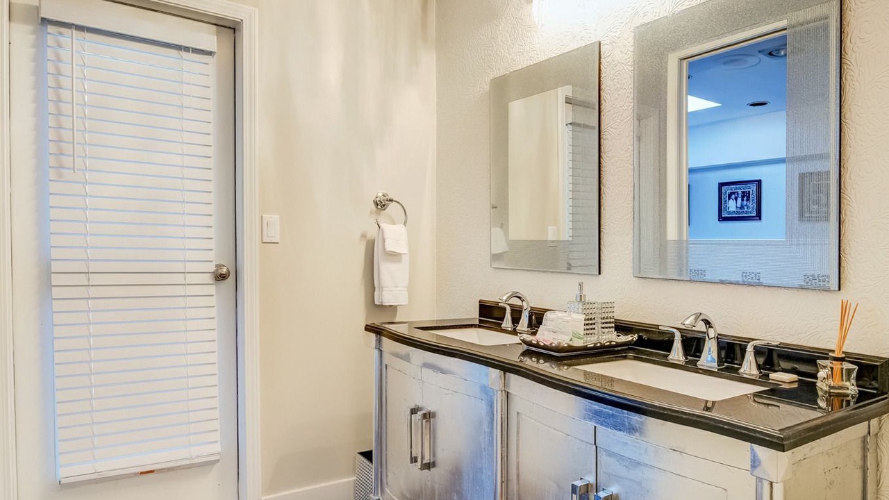 Photo of Bathroom in West End
