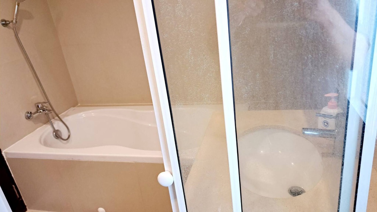 Photo of Bathroom in Khlong Toei Nuea