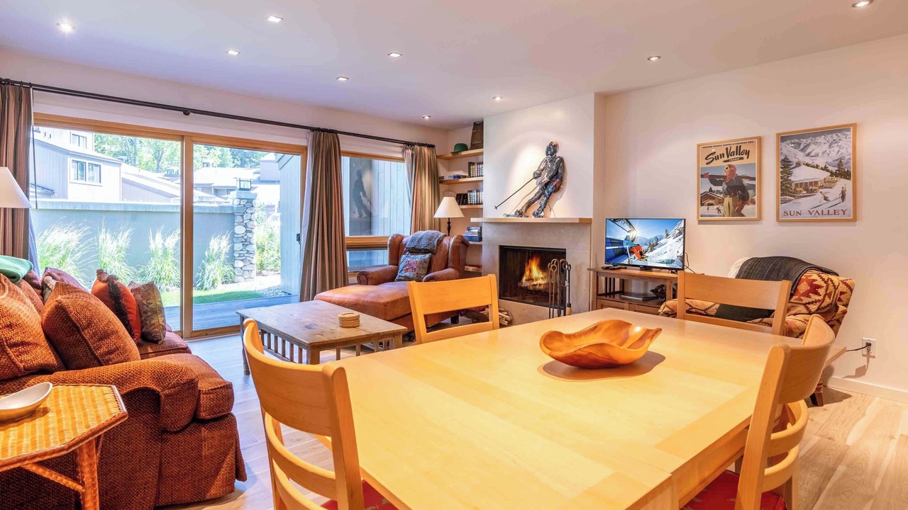 Photo of Livingroom in Warm Springs