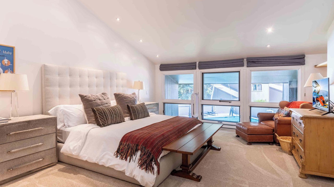 Photo of Bedroom in Warm Springs