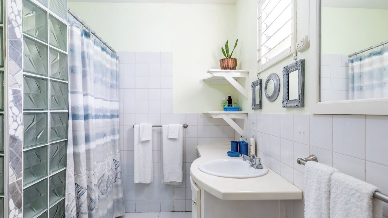 Photo of Bathroom in Discovery Bay