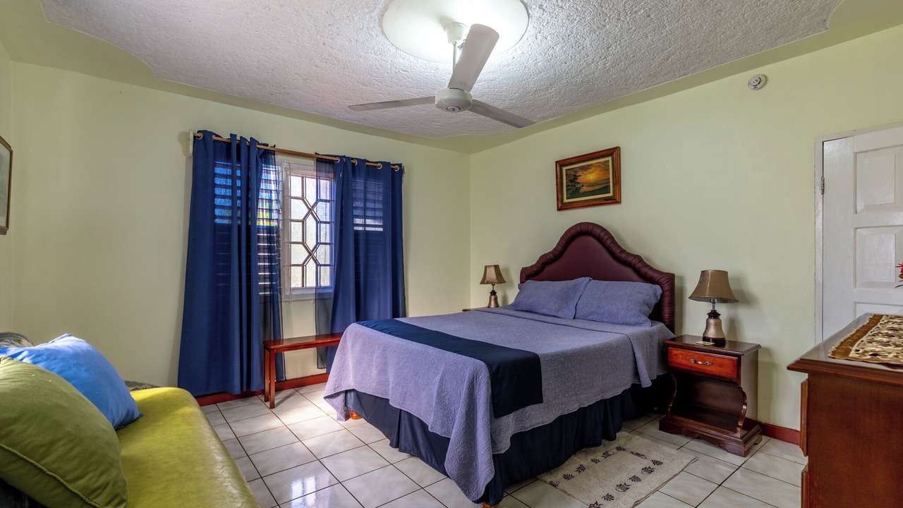 Photo of Bedroom in Discovery Bay