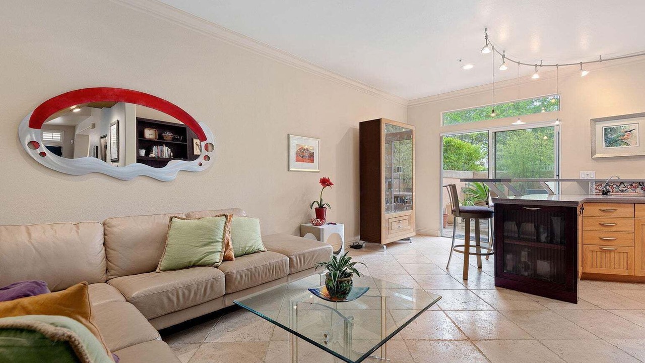 Photo of Livingroom in Toro Canyon