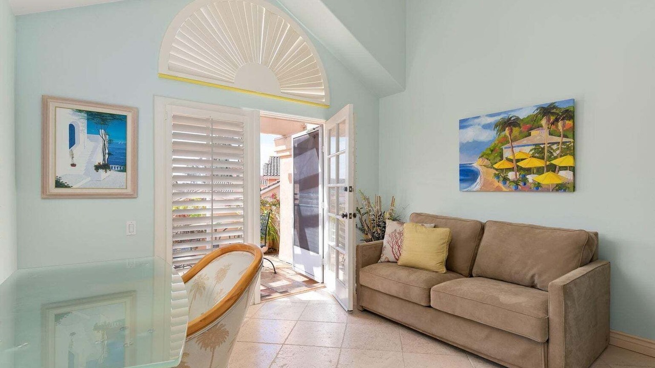 Photo of Livingroom in Toro Canyon