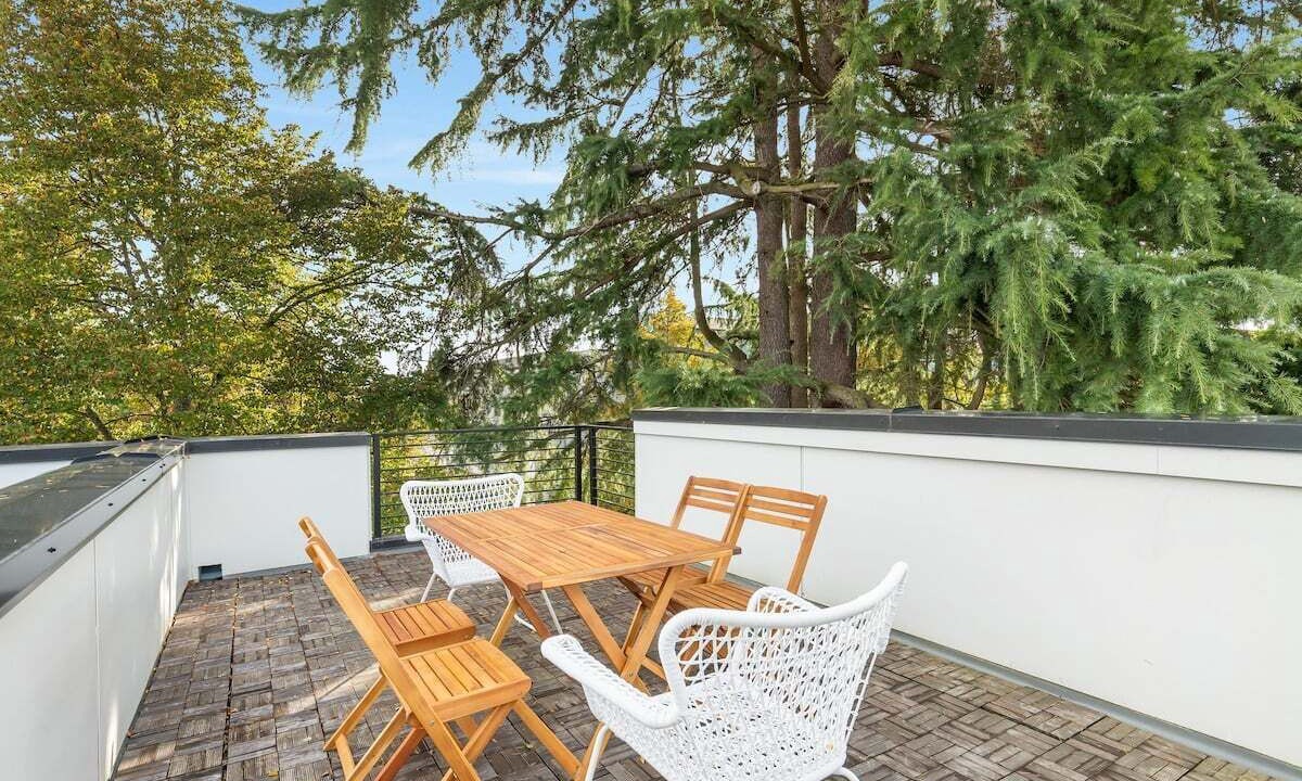 Photo of Outdoor in Maple Leaf