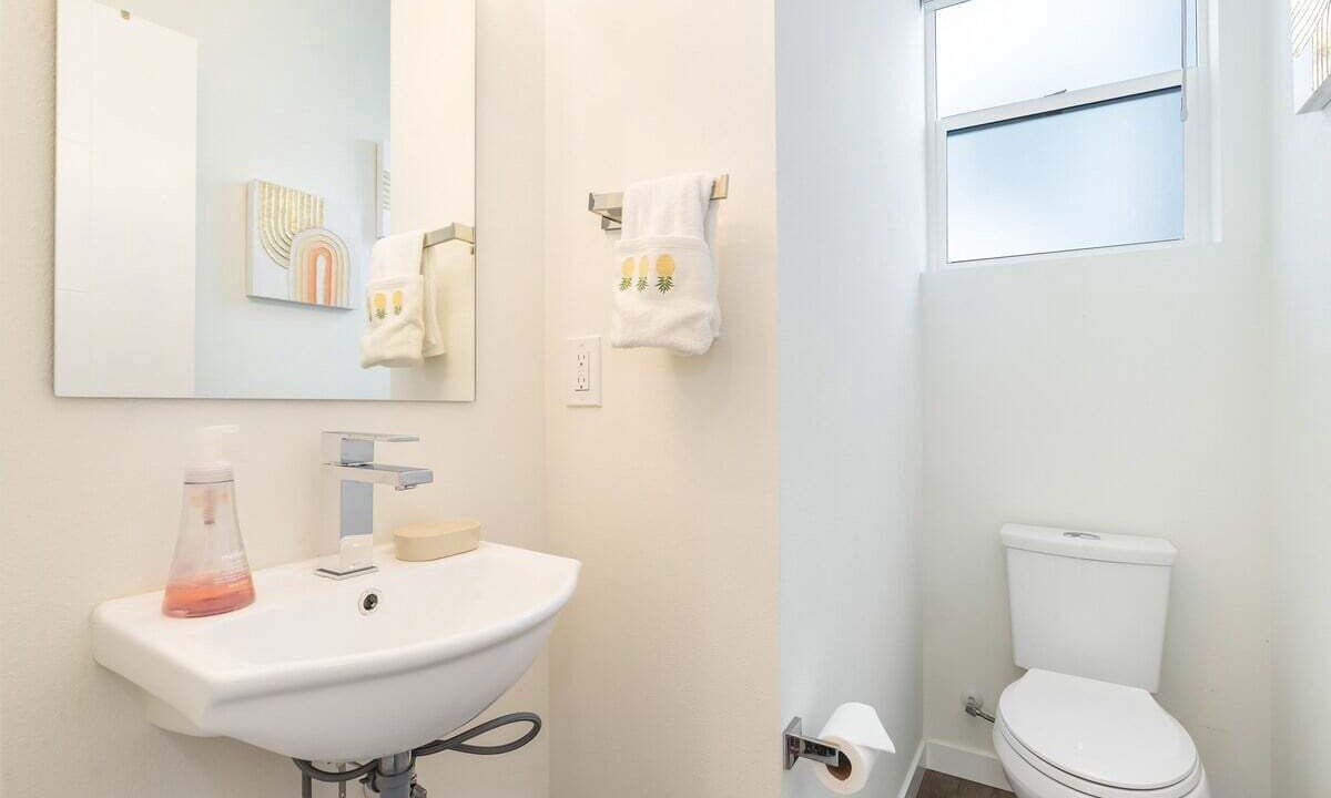 Photo of Bathroom in Maple Leaf