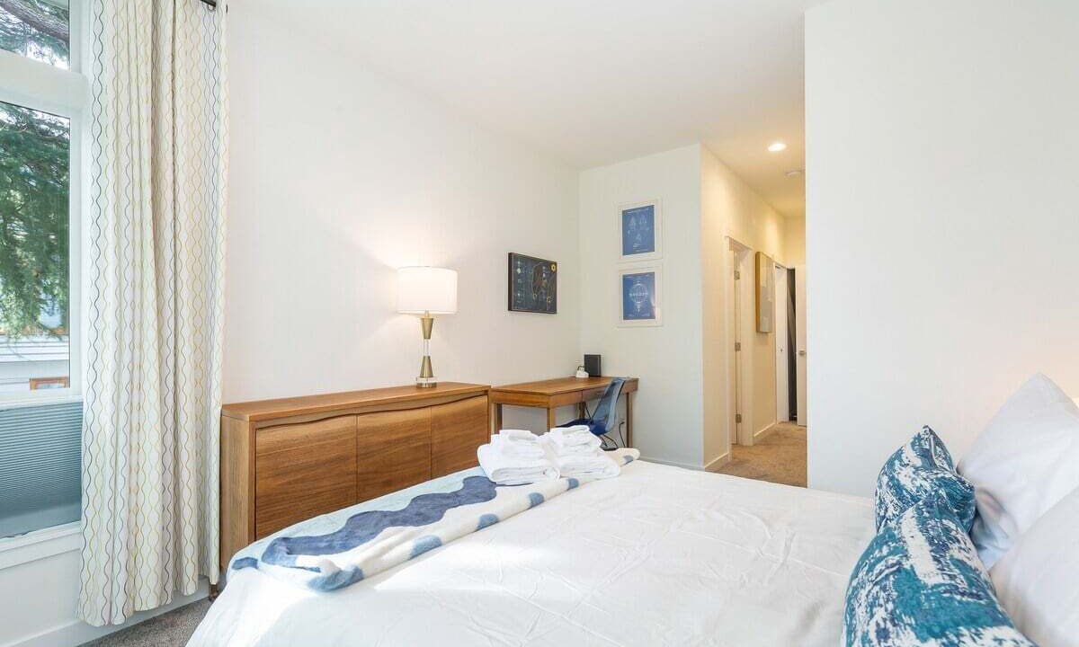 Photo of Bedroom in Maple Leaf