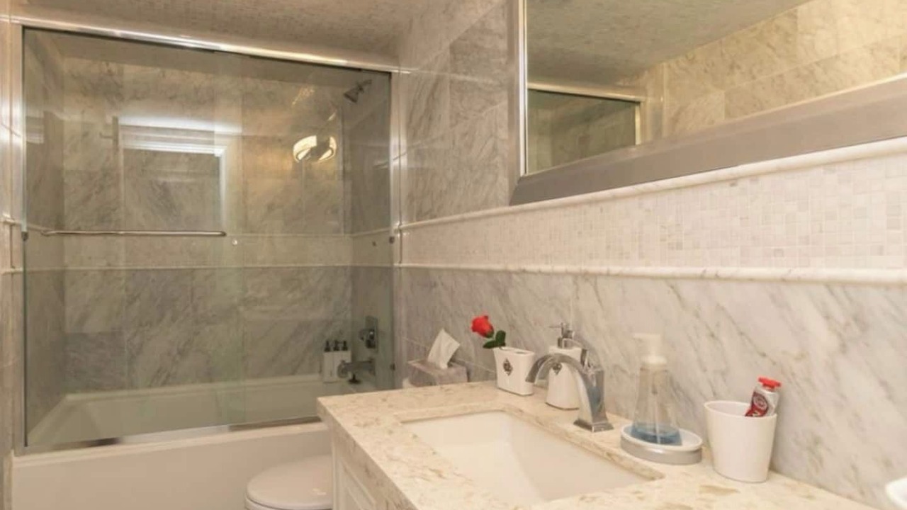 Photo of Bathroom in District of North Vancouver