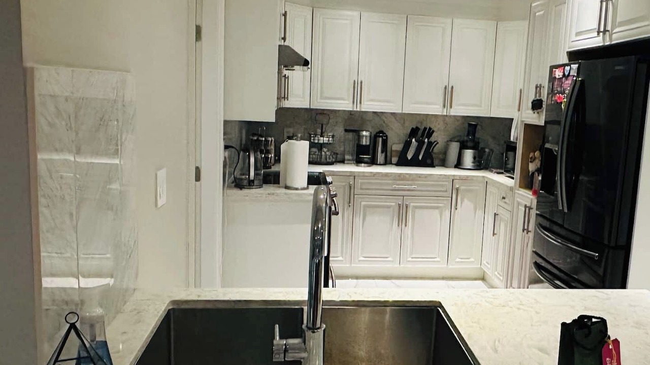 Photo of Kitchen in District of North Vancouver