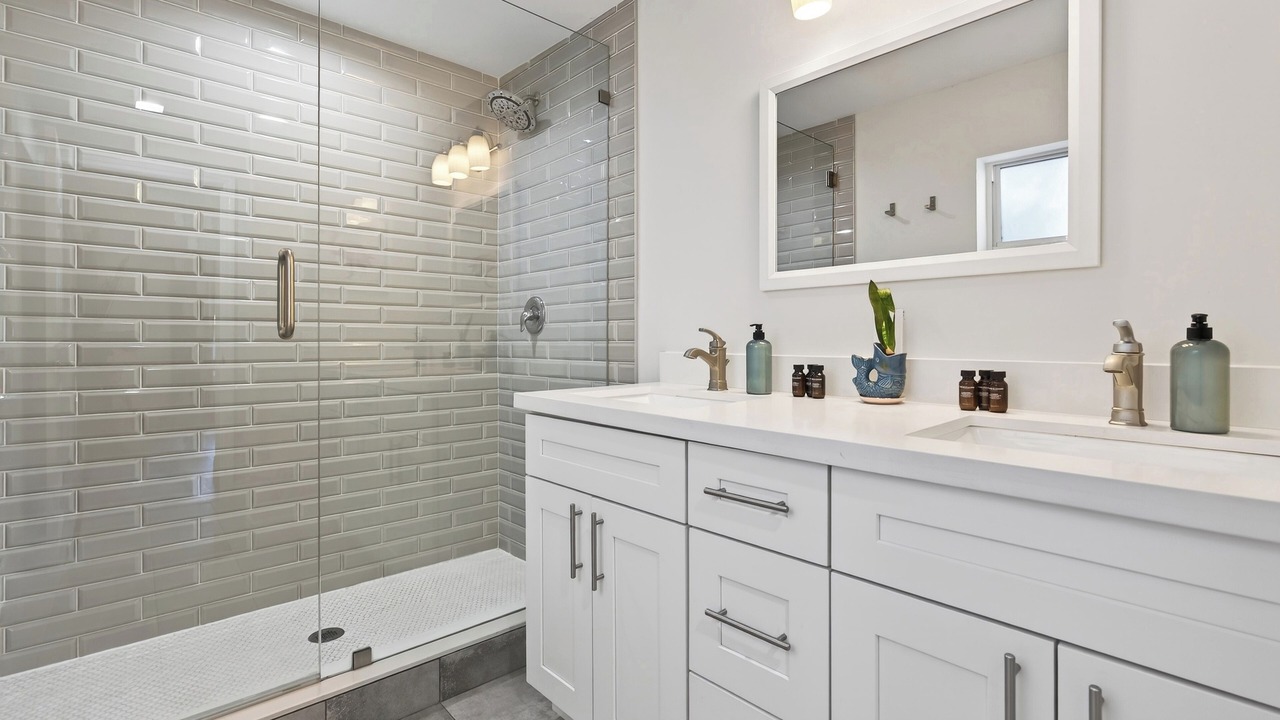 Photo of Bathroom in Middle River Terrace