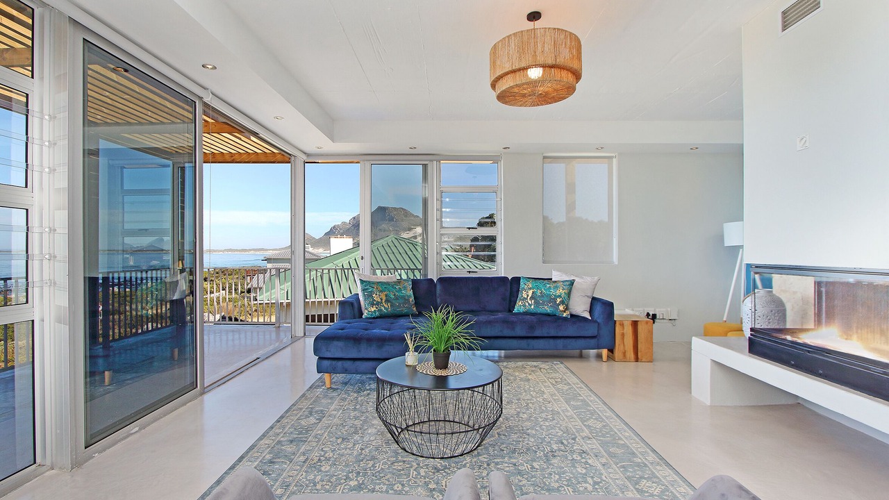 Photo of Livingroom in Betty's Bay