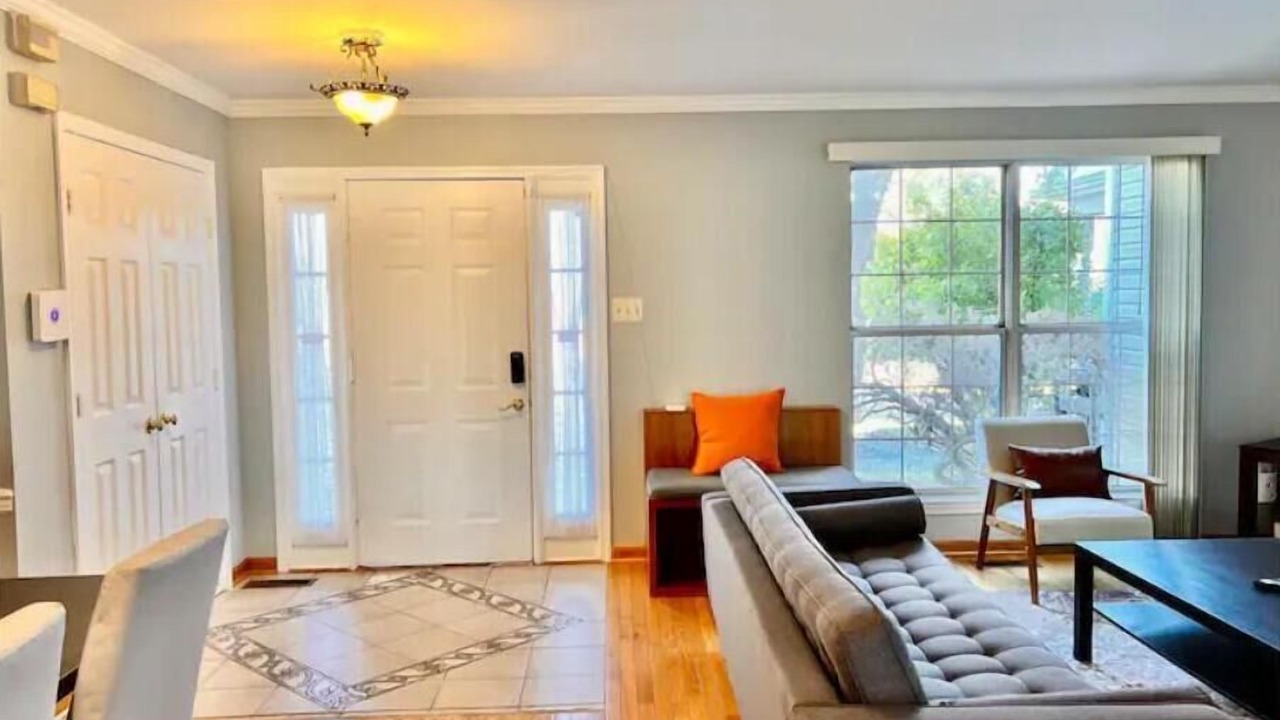 Photo of Livingroom in Aspen Hill