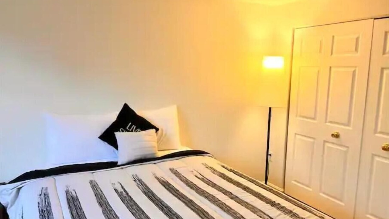 Photo of Bedroom in Aspen Hill