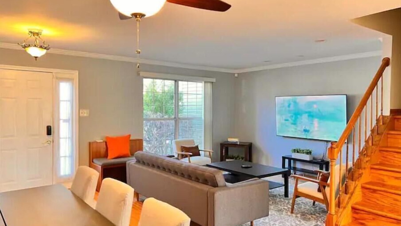 Photo of Livingroom in Aspen Hill