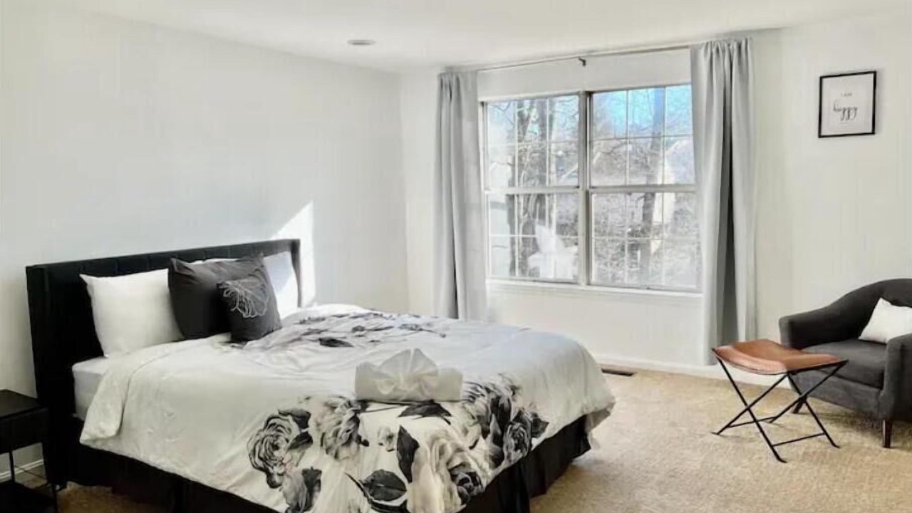 Photo of Bedroom in Aspen Hill
