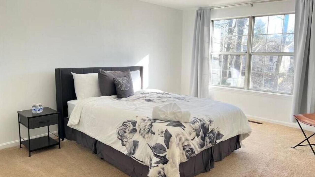 Photo of Bedroom in Aspen Hill