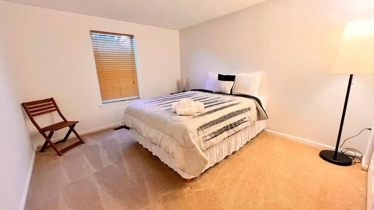 Photo of Bedroom in Aspen Hill