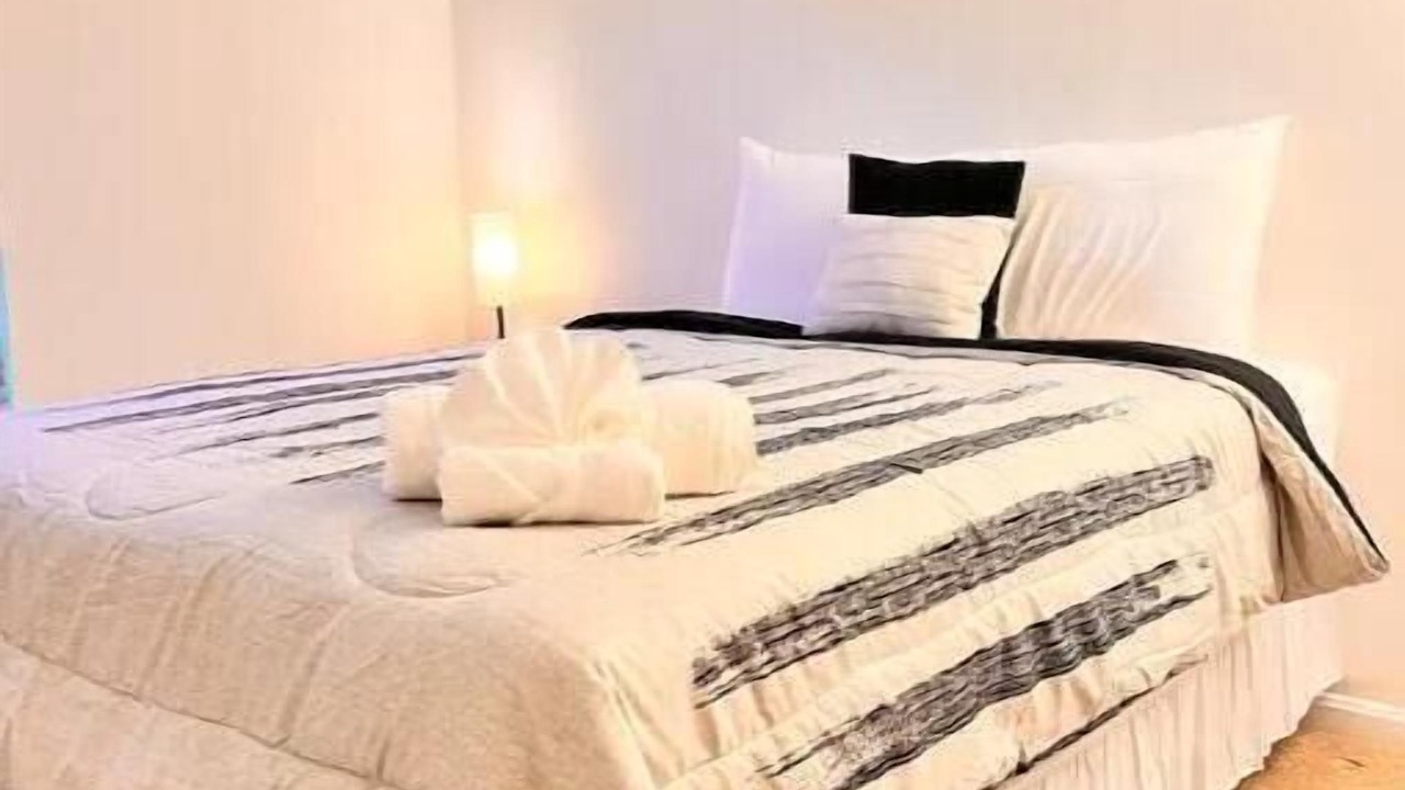Photo of Bedroom in Aspen Hill