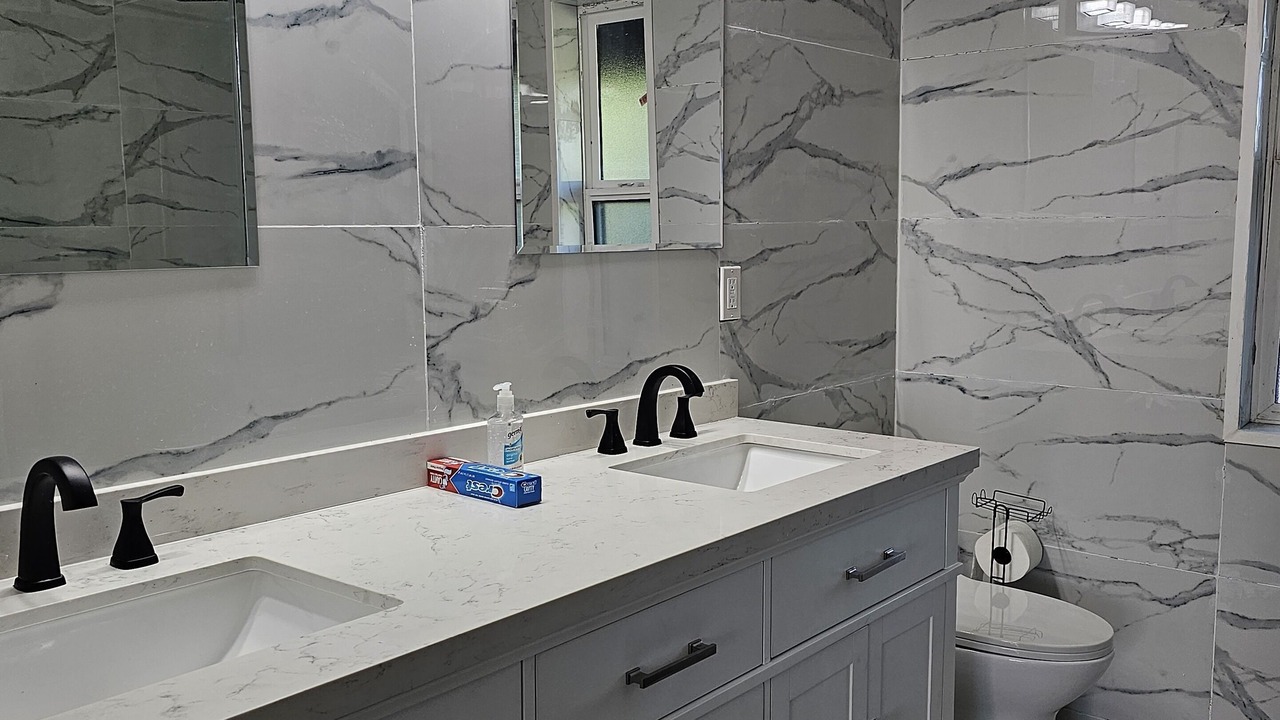 Photo of Bathroom in Oak Park