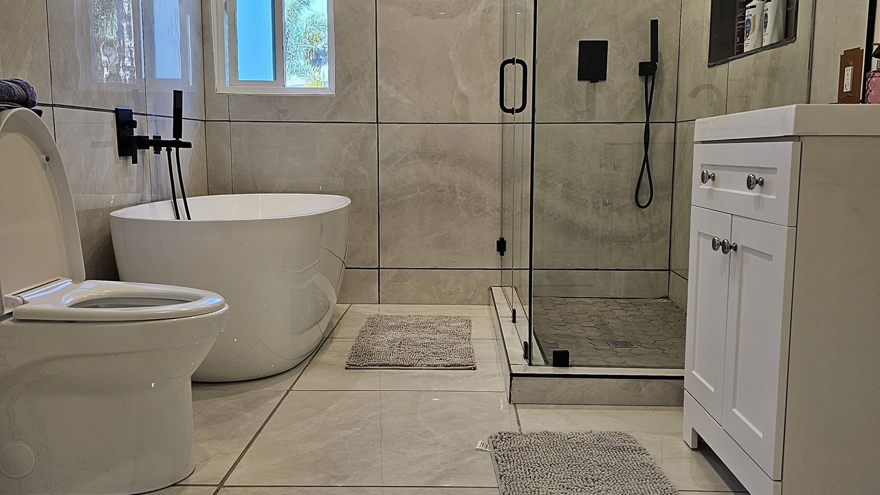 Photo of Bathroom in Oak Park