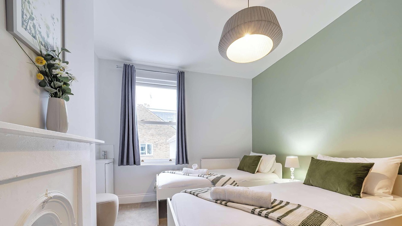 Photo of Bedroom in Windsor City Centre